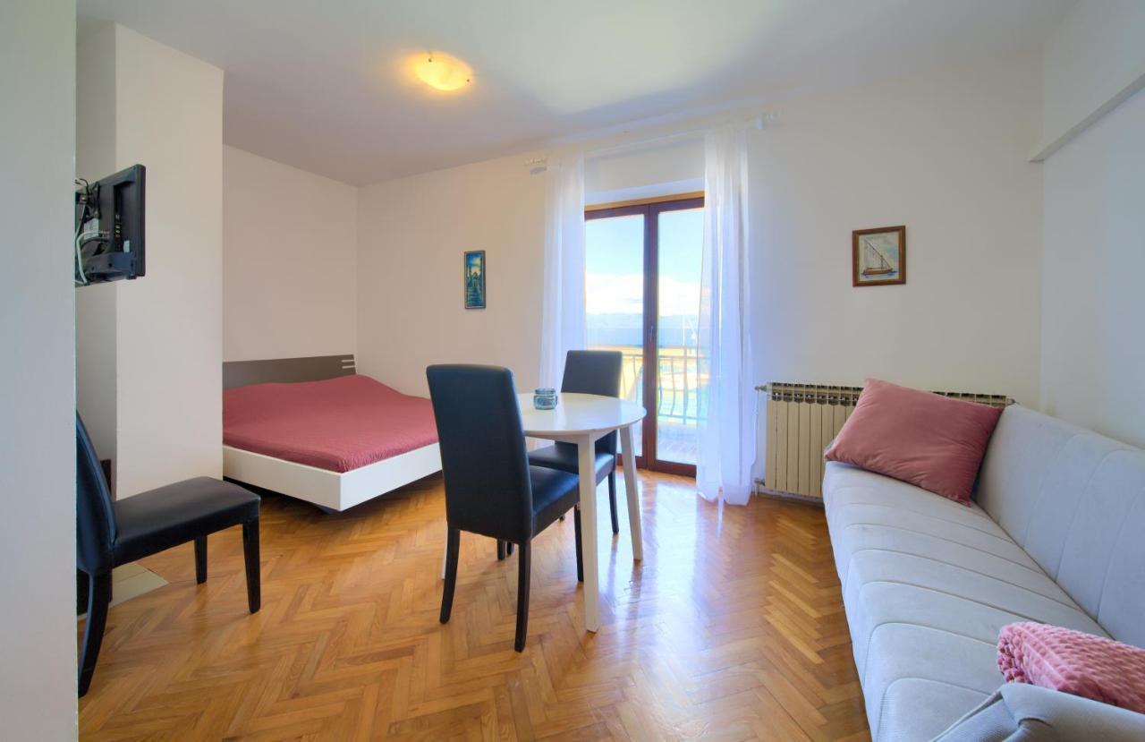 Apartments Dundo Njivice Eksteriør billede